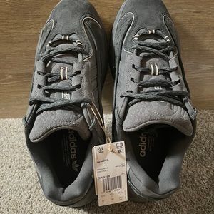 Adidas OZ Nova men’s size 11 New with Tags.